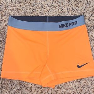 Women’s orange Nike pro spandex like new size S